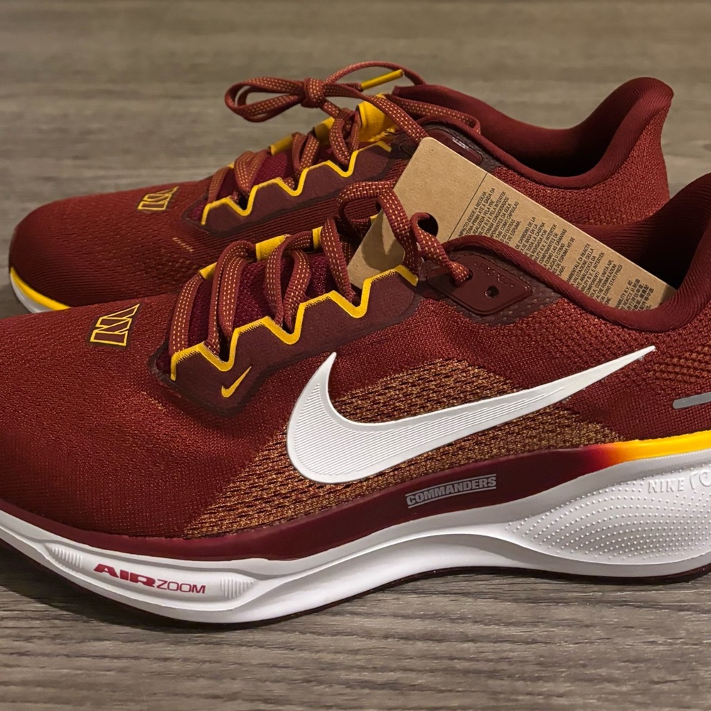 Men’s Size 9.  NFL xNike Air Zoom Pegasus 41 Washington Commanders running shoe